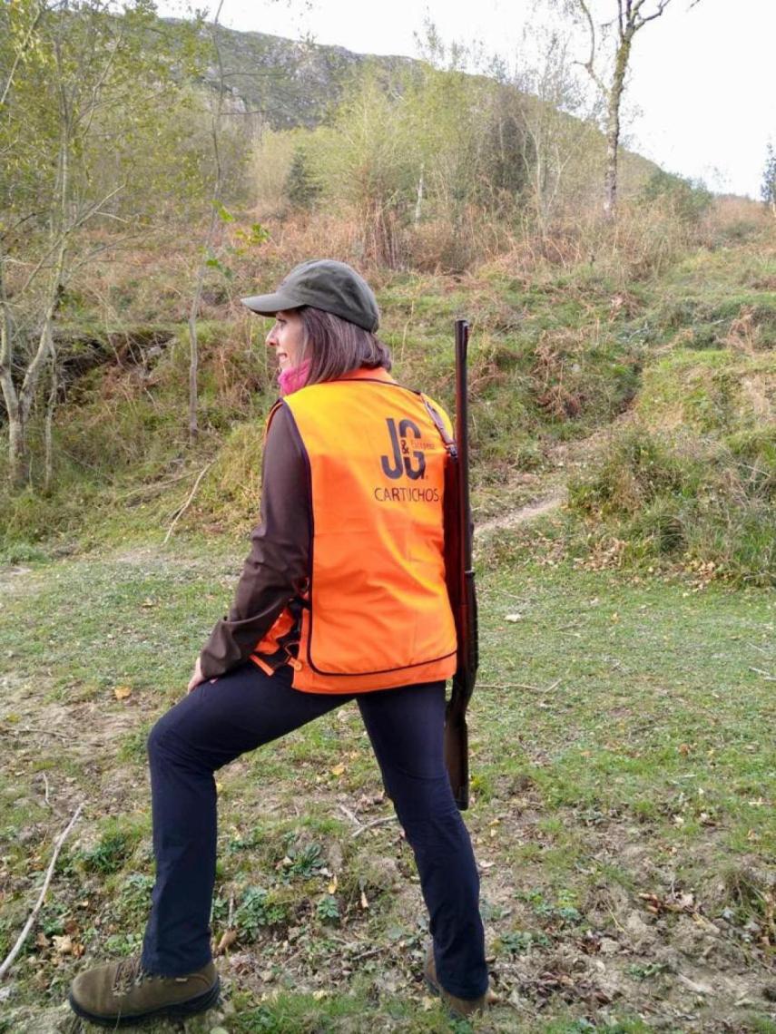 Una mujer cazadora, una excepción, pues la mayoría son hombres