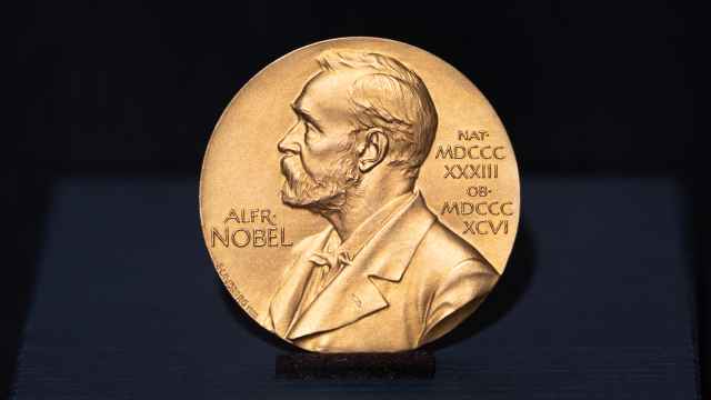 Moneda de oro con el grabado del creador del galardón, Alfred Nobel.