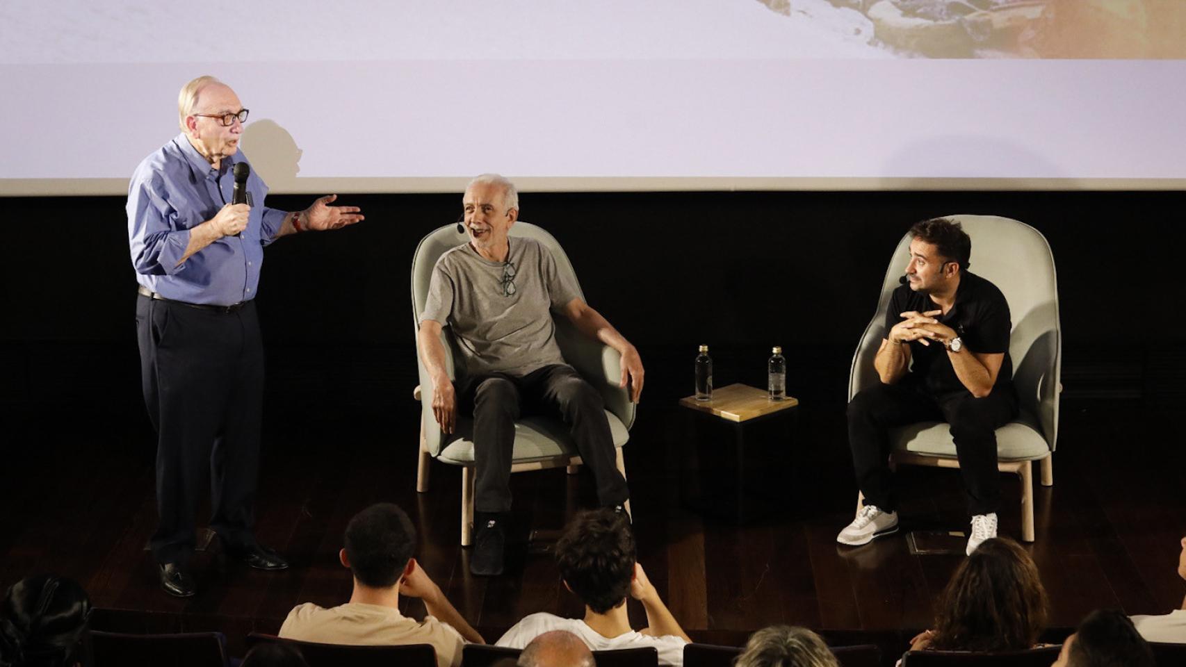 Fernando Méndez-Leite, presidente de la Academia de Cine, presenta el encuentro de Fernando Trueba con Juan Antonio Bayona