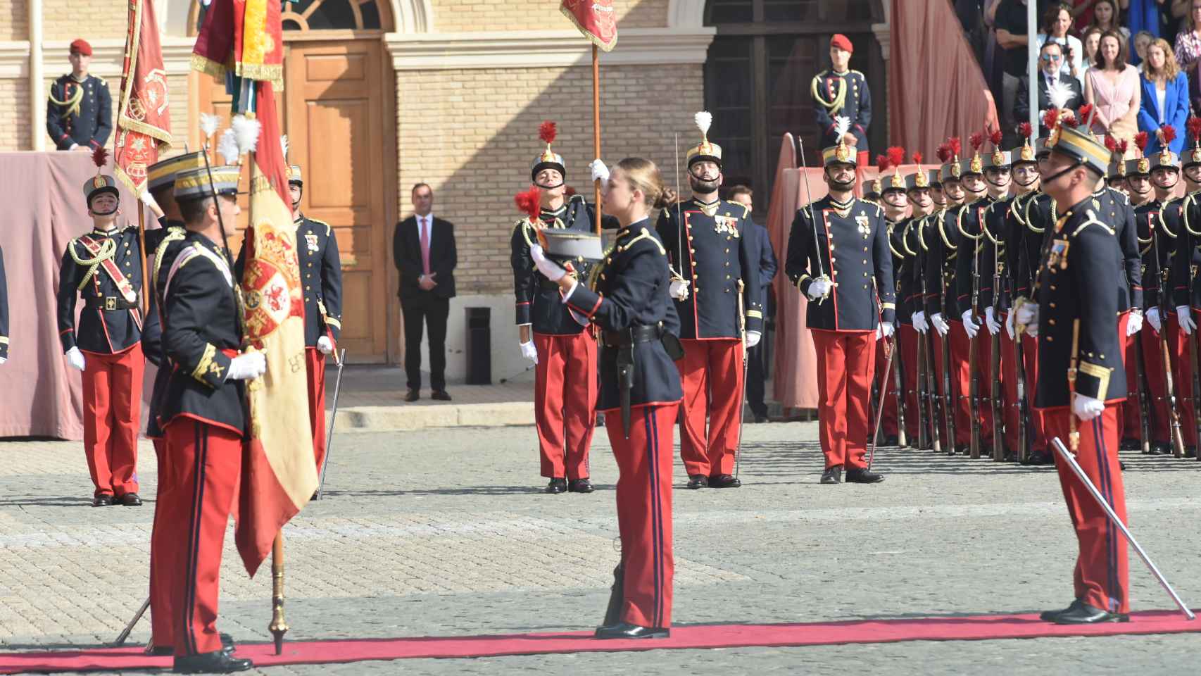La princesa Leonor durante el acto de Jura de Bandera, en la Academia General Militar, a 7 de octubre de 2023, en Zaragoza, Aragón (España).