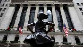 Estatua de La Niña sin Miedo o Fearless Girl en Wall Street.