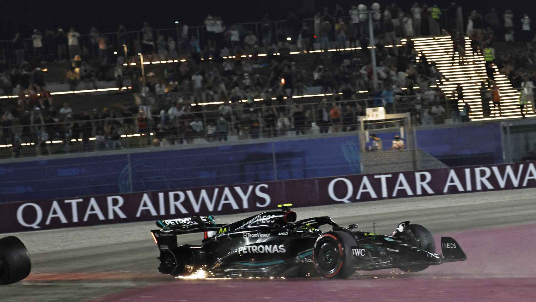 El coche de Hamilton, accidentado en el GP de Qatar.
