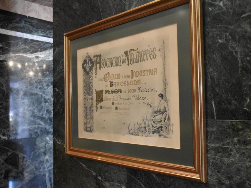 Diploma de la Asociación de Comerciantes e Industria de Barcelona, que certifica como destino recomendado al Hotel Imperial