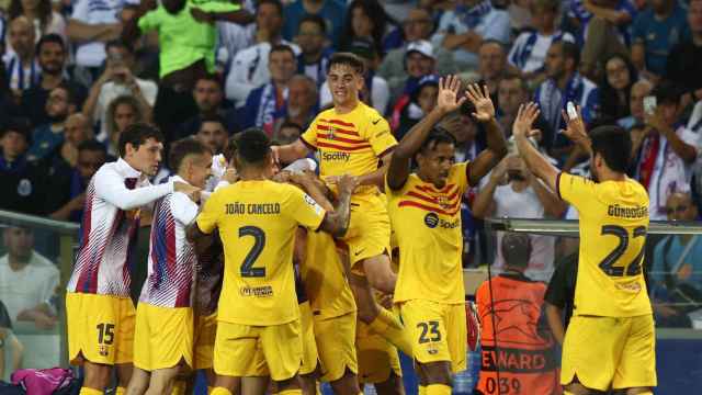 Los jugadores del FC Barcelona celebran el gol frente al Oporto.