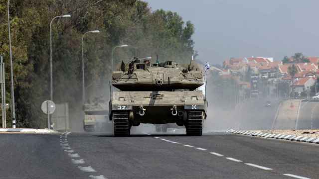 Grupo de tanques Merkava de Israel cerca de la Franja de Gaza