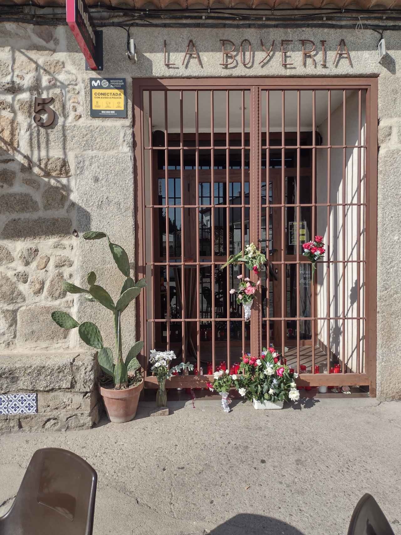 Flores para Belén en La Boyería, el bar que regentaba en la Plaza de Pelahustán
