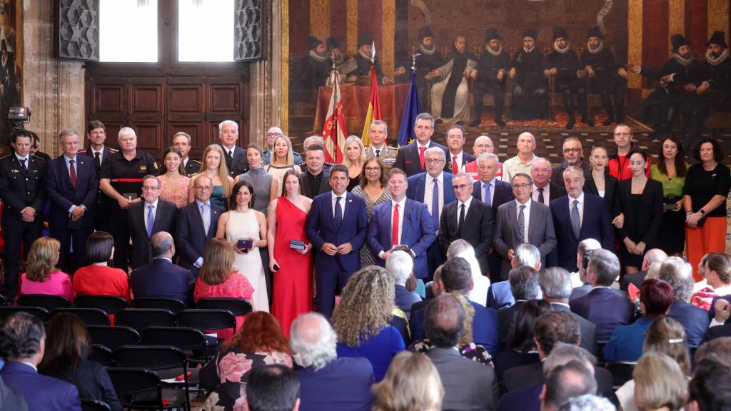 Fotografía en el acto del discurso institucional del 9 d'octubre. EE