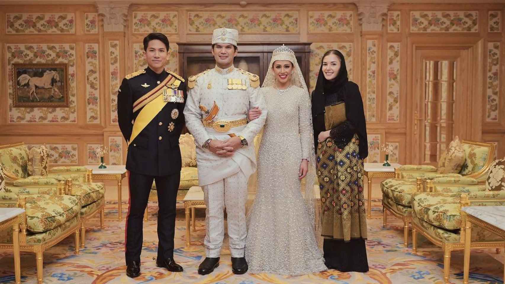 El príncipe Mateen, su cuñado el príncipe  Bahar ibni Jefri Bolkiah, su hermana Azemah y Anisha, su prometida.