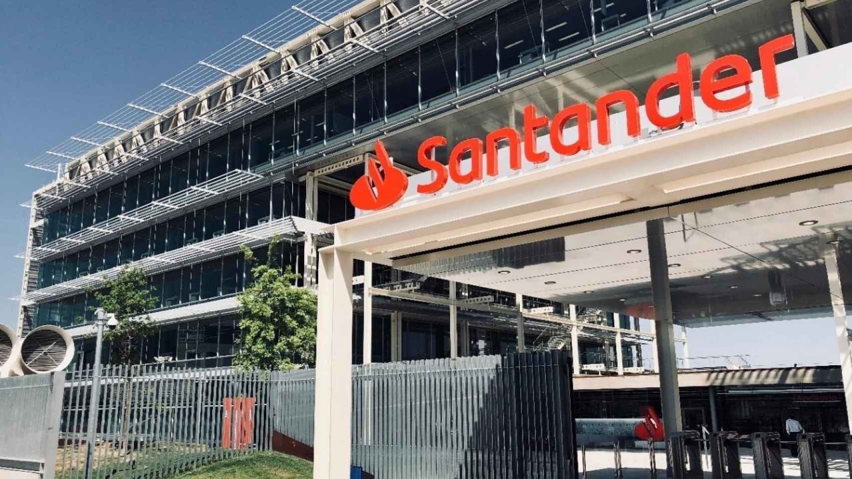 Imagen de archivo de la sede del banco Santander.