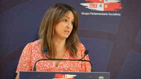 La viceportavoz socialista, Patricia Gómez Urbán, durante su intervención en la rueda de prensa de este lunes en las Cortes.