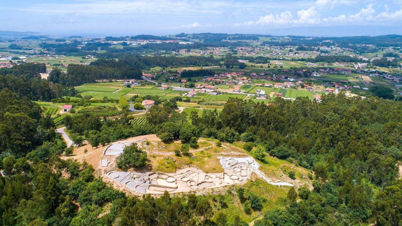 Vista aérea del yacimiento  del Monte do Castro, Ribadumia