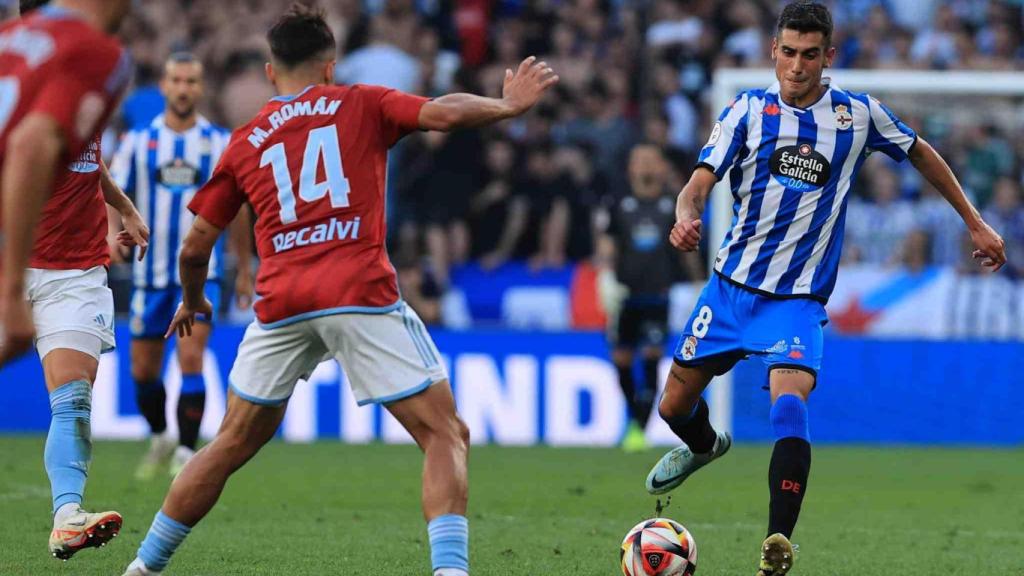 Diego Villares en un lance del partido ante el Celta Fortuna.