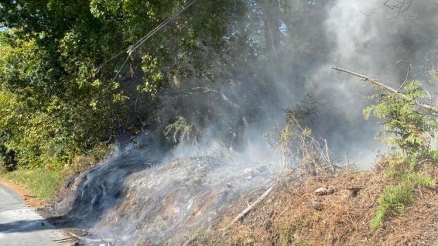 La rápida intervención del personal de Leche Celta en un incendio de Pontedeume (A Coruña) evita una tragedia