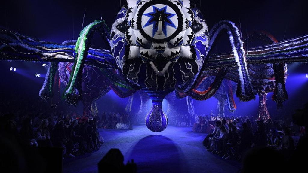 Decorado del desfile Dior Otoño-Invierno 2023-2024