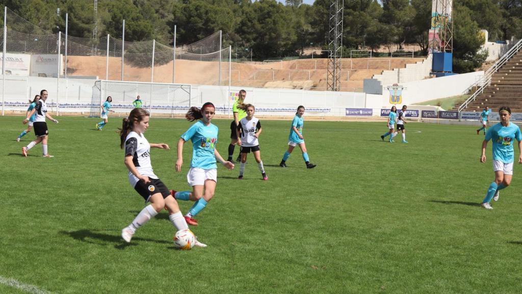 Benidorm destina 100.000 euros en ayudas para apoyar el deporte femenino local