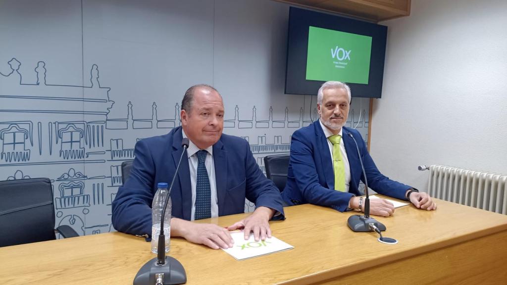 El portavoz municipal de VOX, Ignacio Rivas, en su comparecencia ante los medios