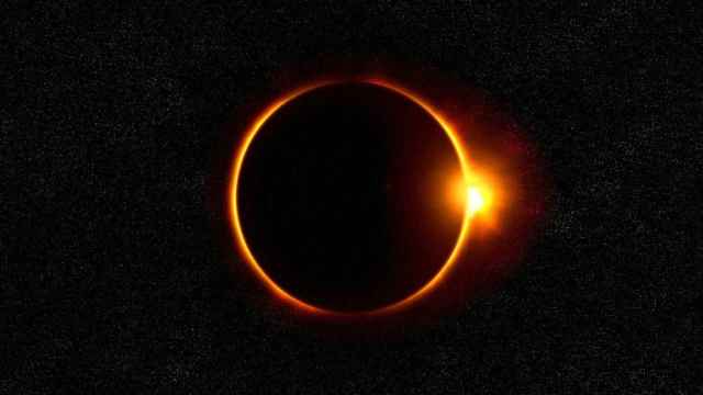 Imagen del eclipse anillo de fuego.