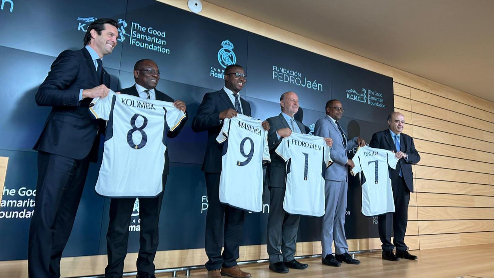 Firma del acuerdo en la Ciudad Real Madrid.