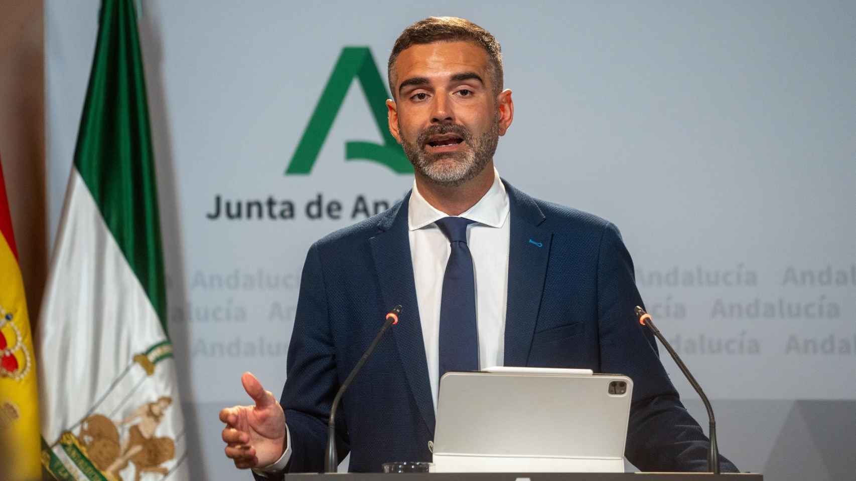 El portavoz del Gobierno andaluz, Ramón Fernández-Pacheco, en rueda de prensa.