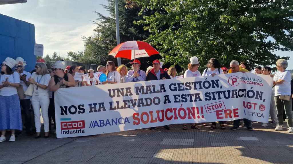 Concentración de trabajadores de Pescanova a las puertas de Conxemar.