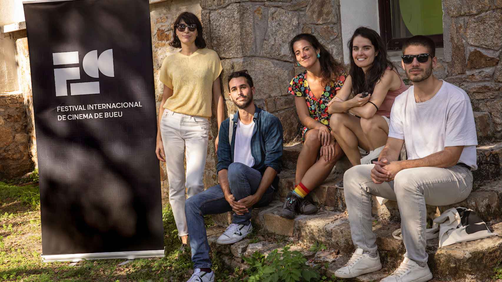 Participantes de la I Residencia FicBueu en Ons.