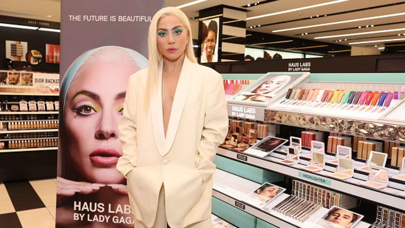 Lady Gaga junto a su marca Haus Labs