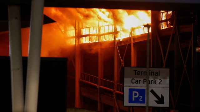 Incendio en el aeropuerto de Luton.