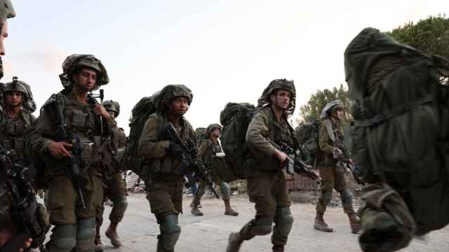 Soldados israelíes cerca de la frontera con Gaza.
