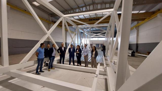 La pasarela que unirá Palavea y Pedralonga, en A Coruña, estará colocada a finales de octubre