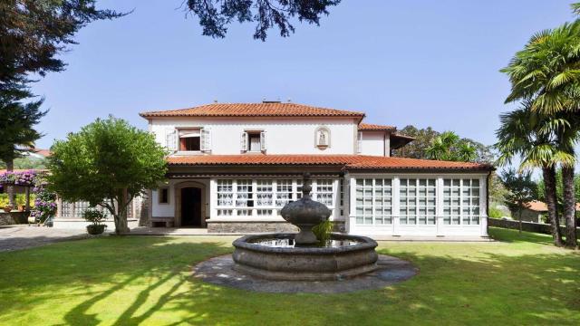 En venta una mansión con acceso directo a una de las playas más famosas de A Coruña