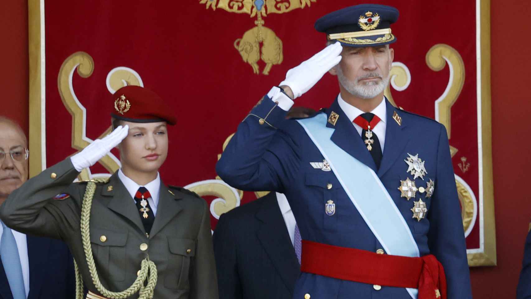 La princesa de Asturias, Leonor, el rey Felipe VI en el desfile del Día de la Fiesta Nacional en Madrid