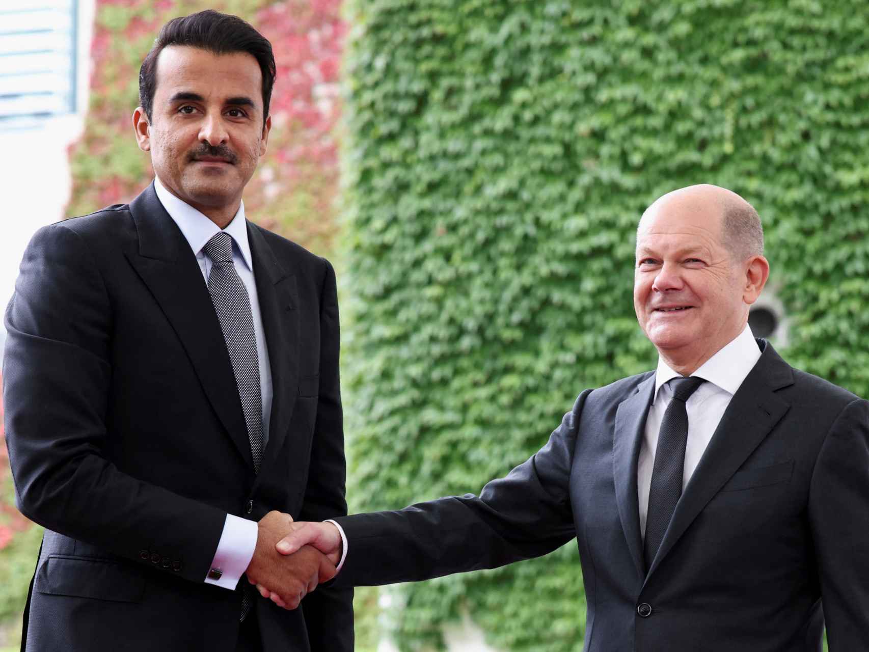 Olaf Scholz recibe en Berlín al emir Al-Thani de Qatar, patrocinador de Hamás.