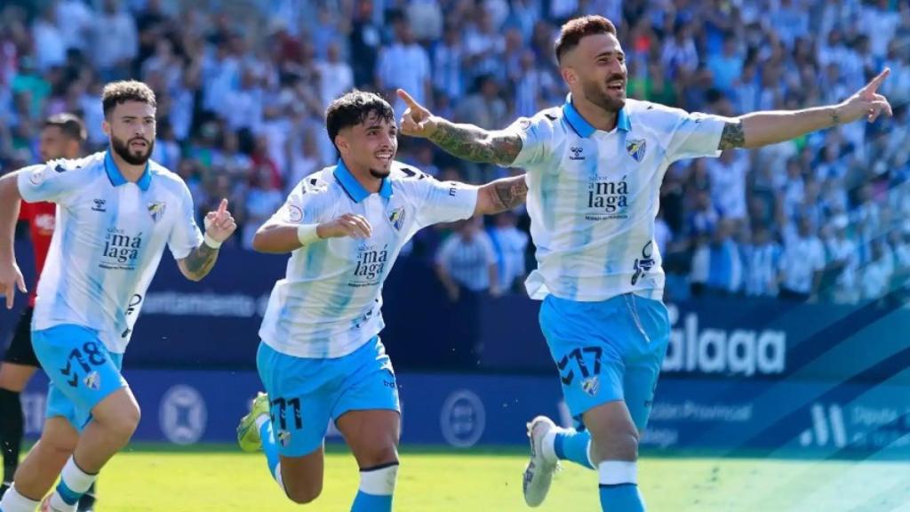 La celebración del gol del Málaga CF contra el Melilla.