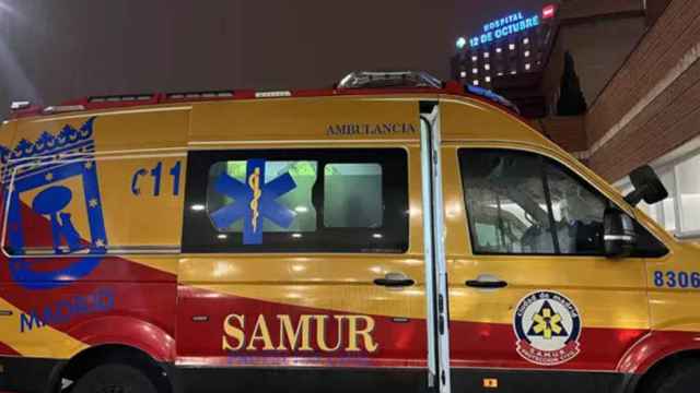 Una ambulancia frente al Hospital 12 de Octubre