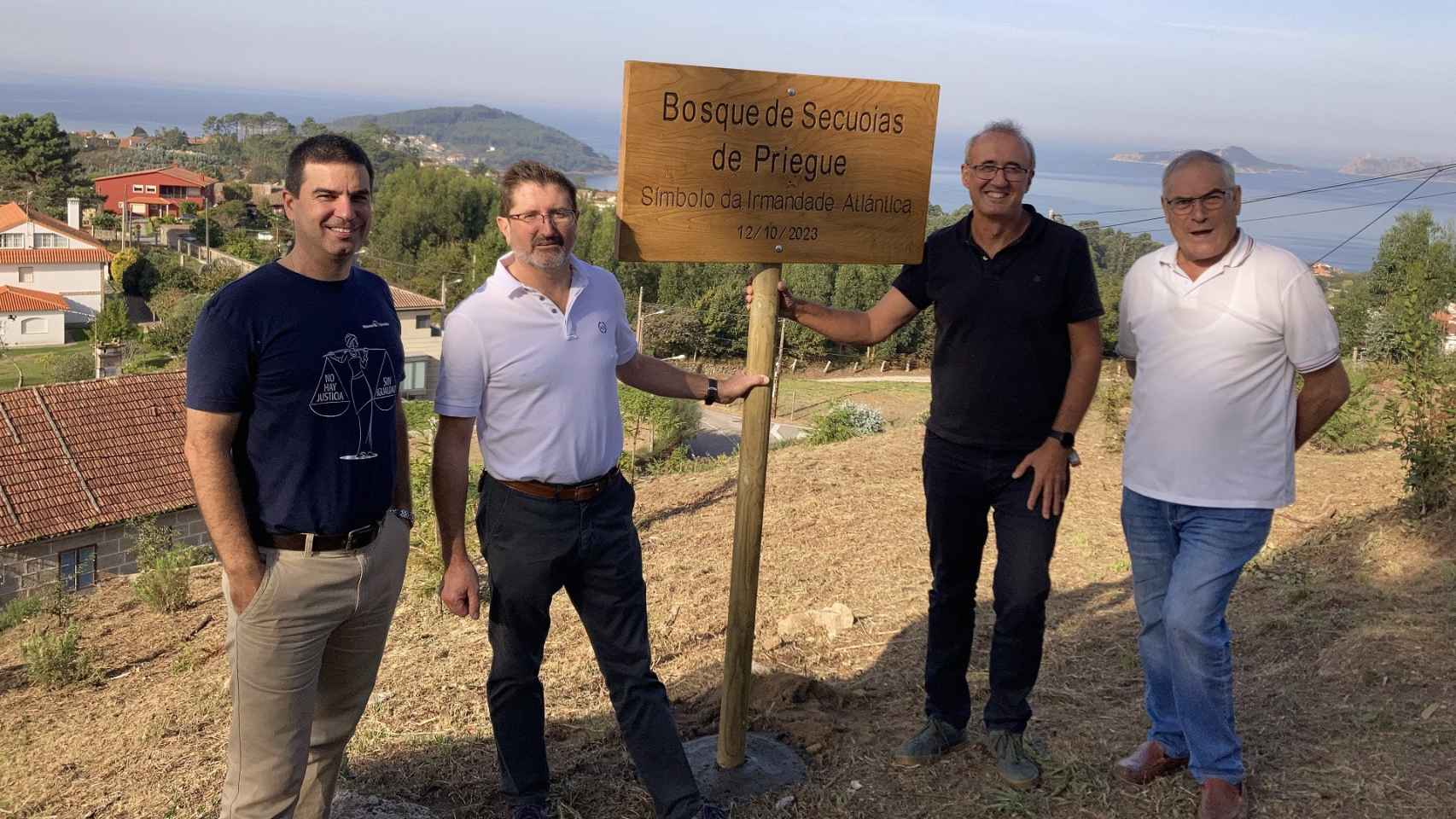 Momento de la inauguración en Priegue.