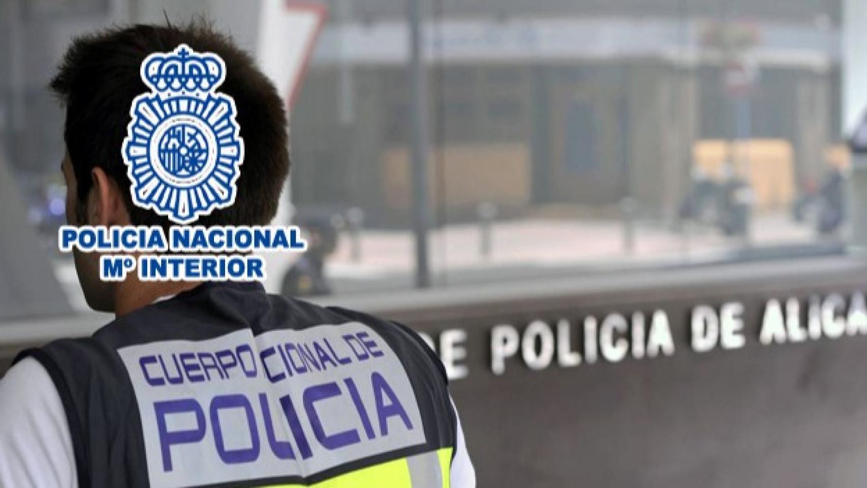 Un agente de la Policía Nacional en Alicante.
