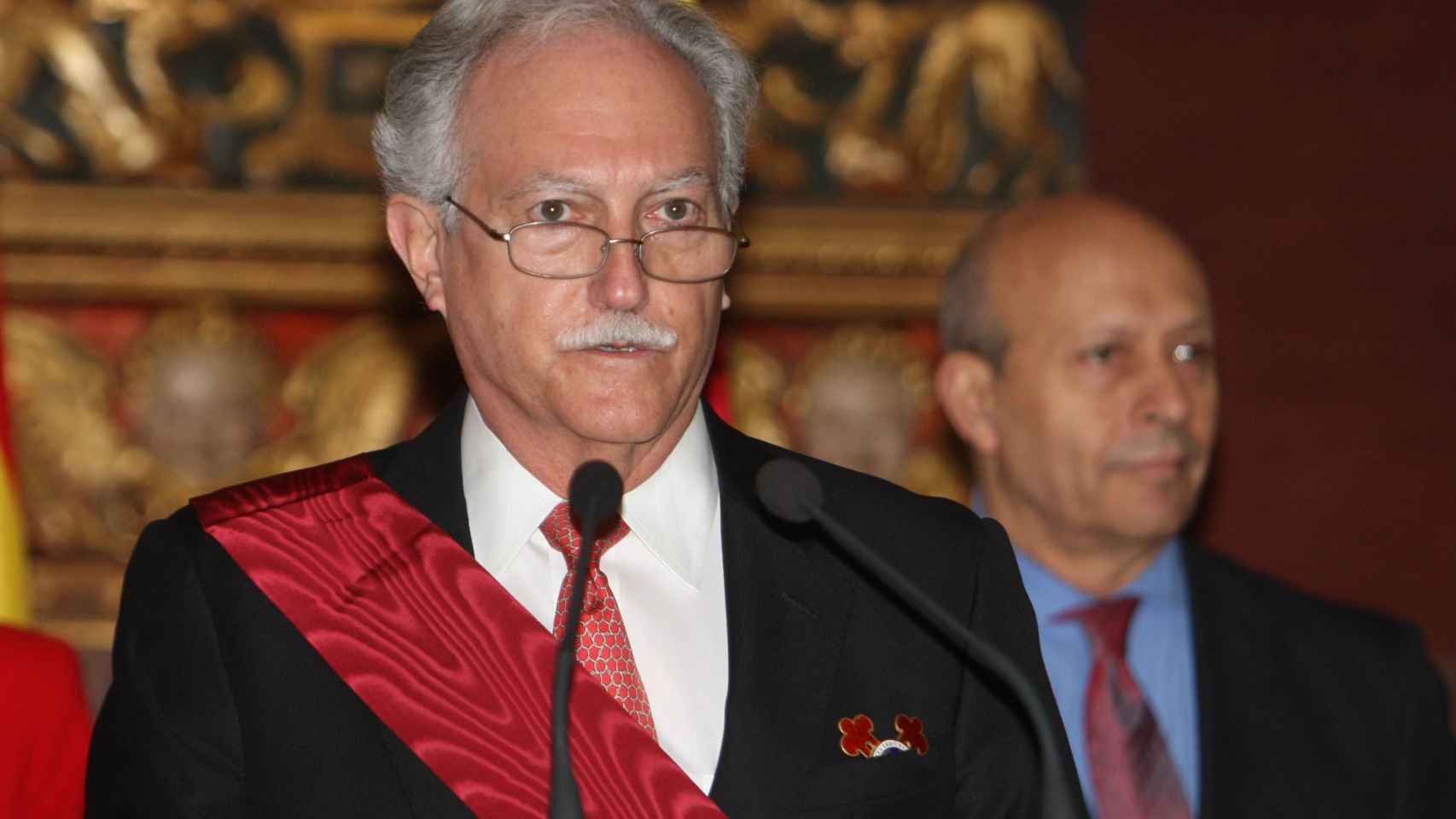 Miguel Ángel Bezos recibe la Gran Cruz de la Orden Civil de Alfonso X ‘El Sabio'