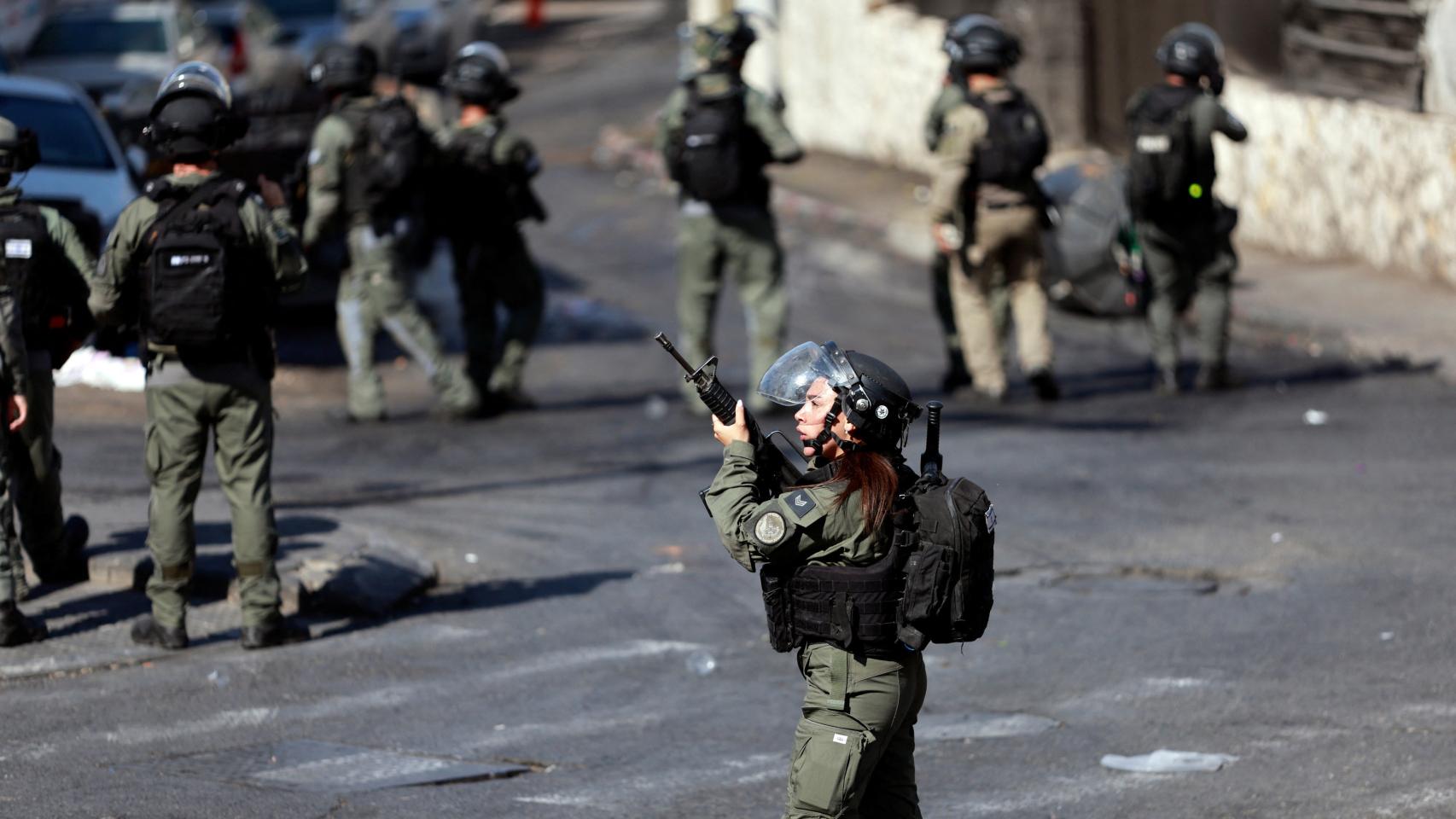 La Policía israelí asegura una calle en la ciudad de Jerusalén.