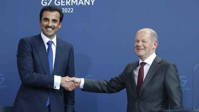 El emir de Qatar, Tamim bin Hamad Al Thani, y el canciller alemán,  Olaf Scholz.