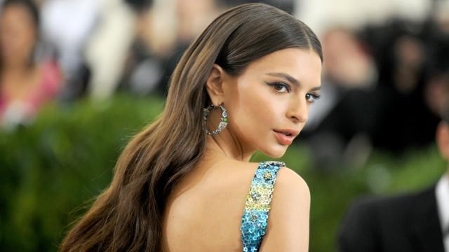 Emily Ratajkowski en la gala MET.