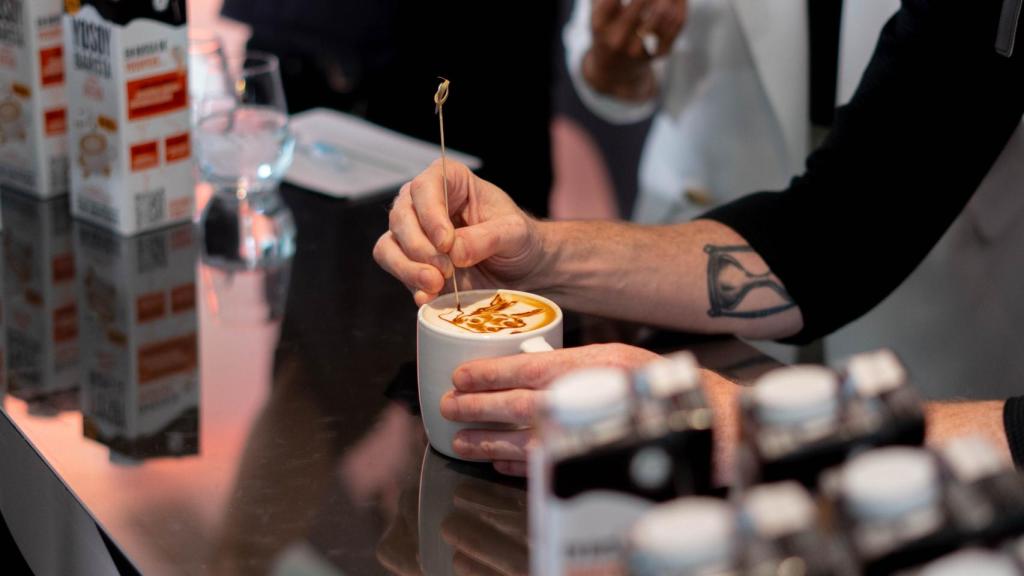 Las bebidas vegetales, cada vez más presentes en el café del día