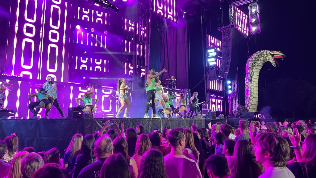 Actuación de la Orquesta Panorama.