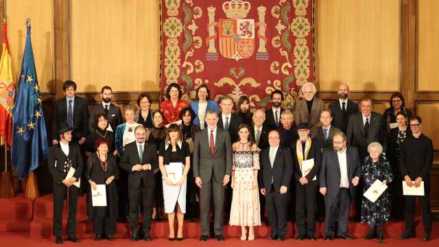 Foto de familia de la última entrega de los Premios Nacionales de Cultura, correspondientes a 2021, celebrada el 20 de febrero de 2023. Foto: Fabián Simón / Europa Press