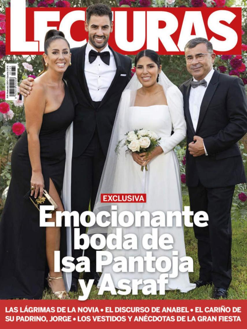 La portada de 'Lecturas', en la que Isa y Asraf posan con Anabel Pantoja y Jorge Javier Vázquez.
