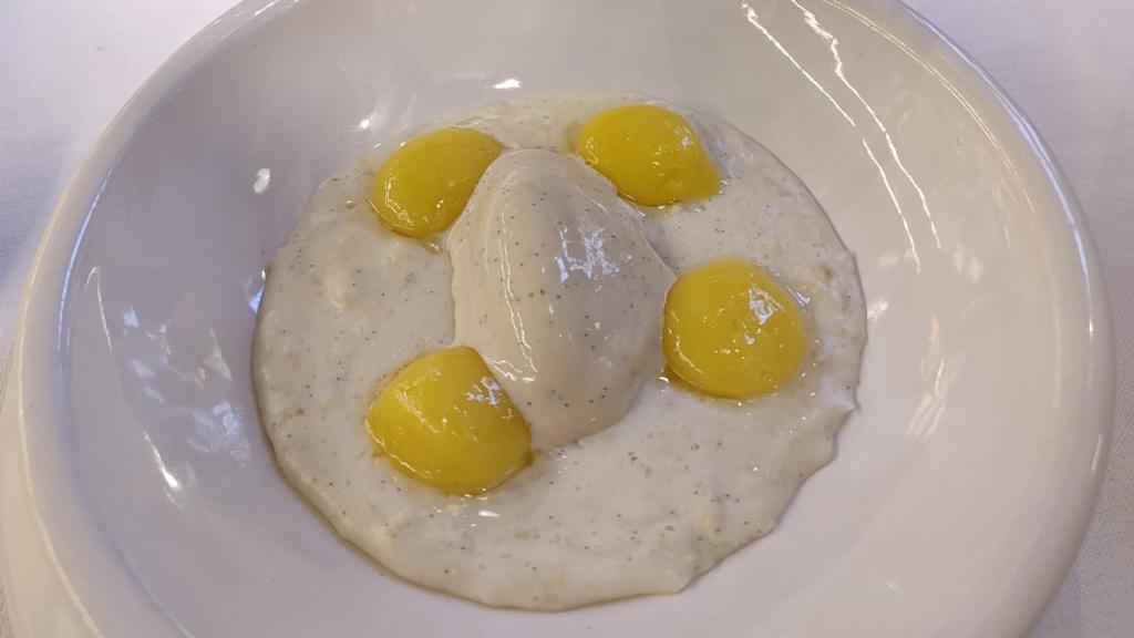 El postre de coliflor y mango que simula ser arroz con leche.