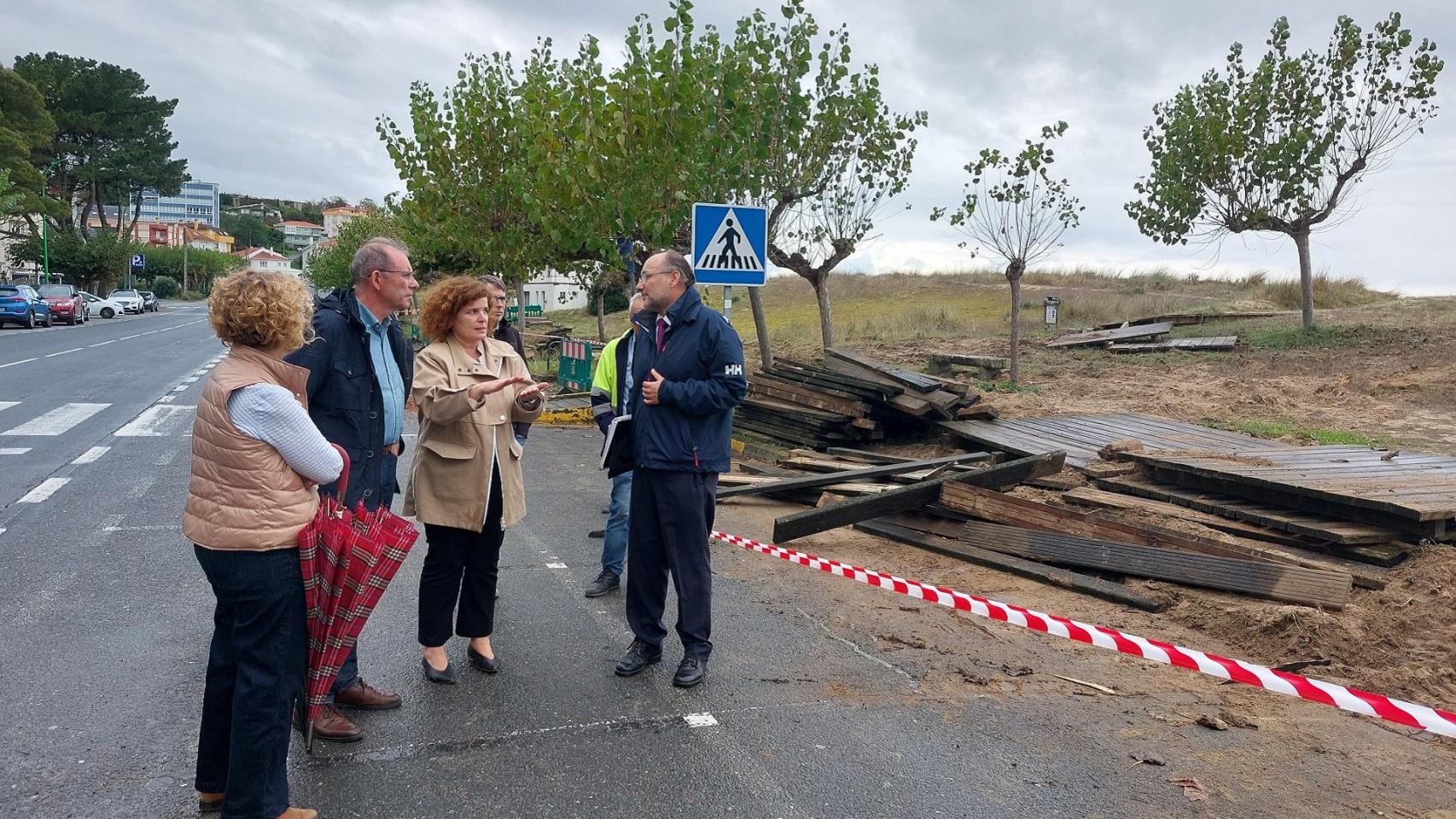 Arrancan las obras de regeneración de la Playa Grande de Miño (A Coruña)