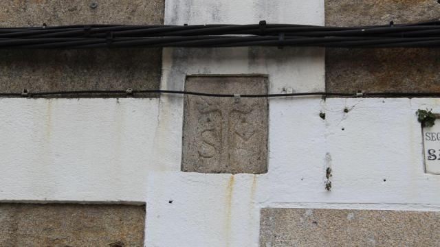 ¿Qué se esconde detrás de los símbolos de las casas de Santiago?