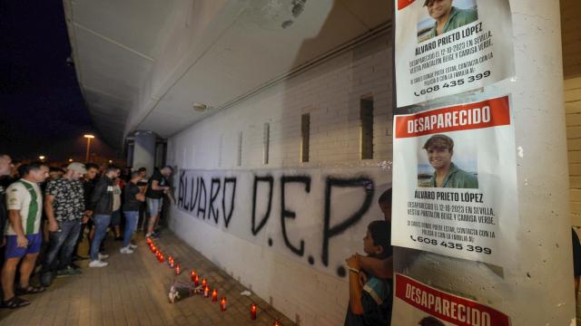 Homenaje en el estadio de El Arcangel para Álvaro Prieto al joven futbolista del Córdoba de categoría juvenil, que llevaba en paradero desconocido desde el 12 de octubre.