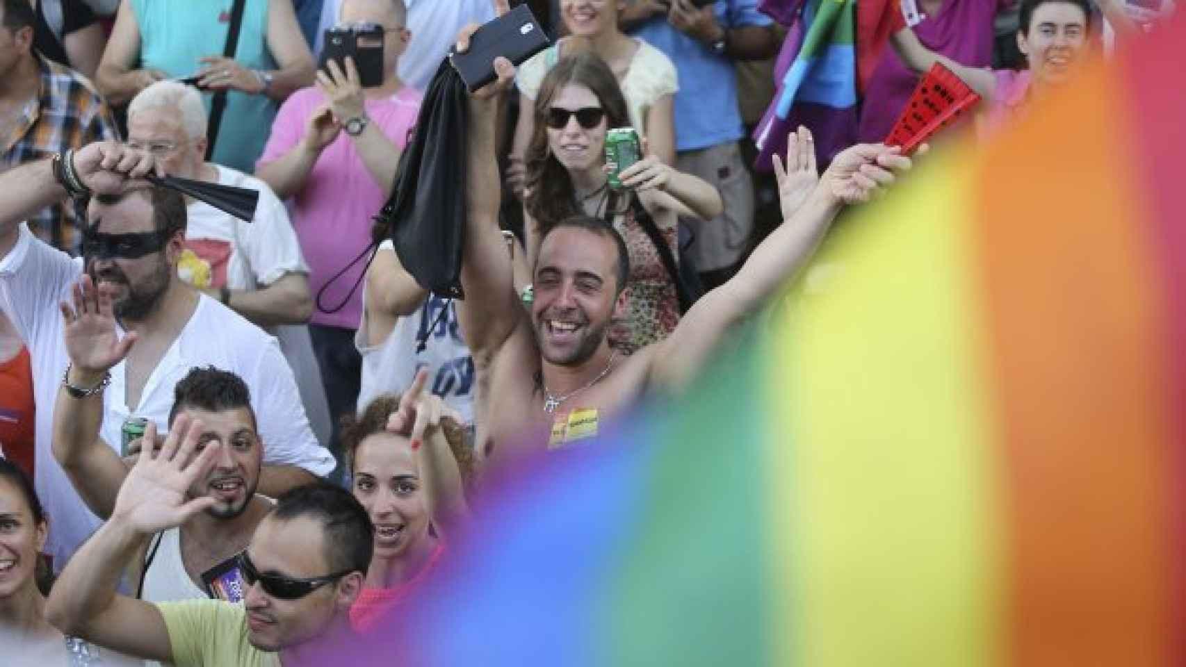 Unos asistentes a una fiesta del Orgullo LGTBI+, en una imagen de archivo.