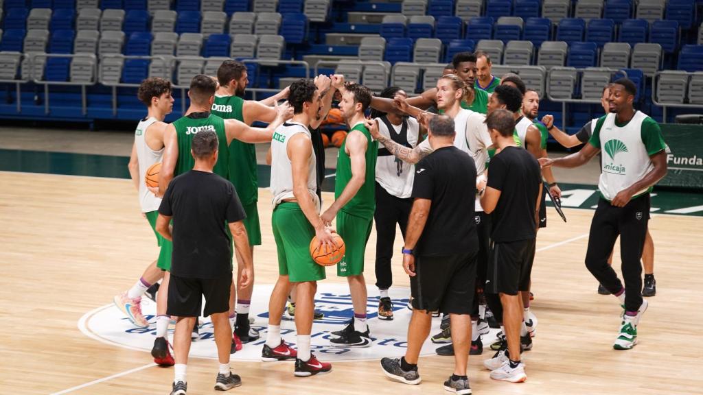 El Unicaja de Málaga en su último entrenamiento antes de estrenarse en la BCL.